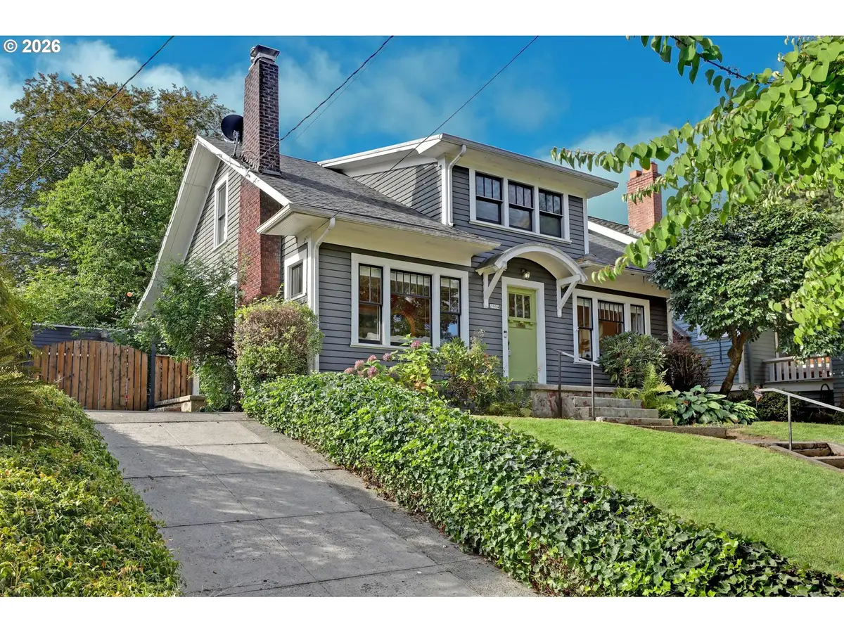3954 SE Ash St, Portland, OR 97214 - #1