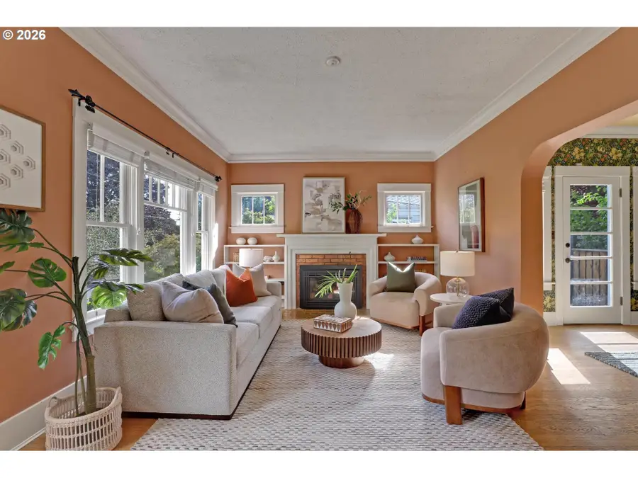 3954 SE Ash St, Portland, OR 97214 - #3