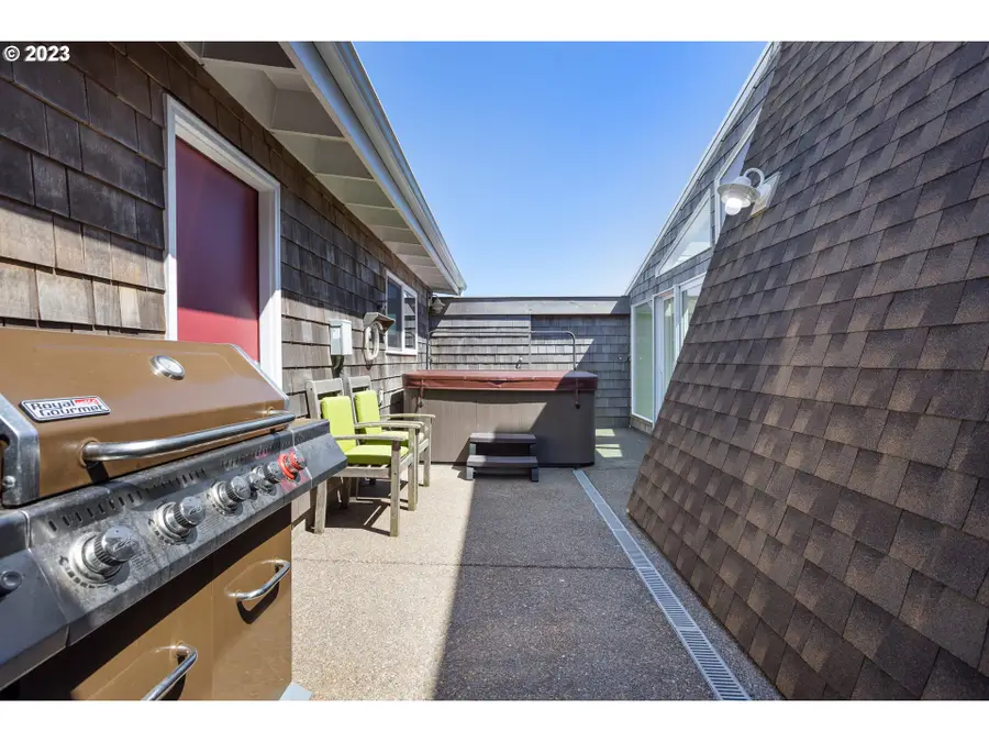 35630 Sunset Dr, Pacific City, OR 97135 - #2