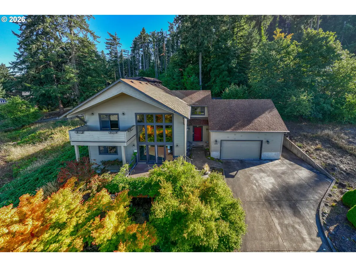 747 Holbrook Ln, Creswell, OR 97426 - #1