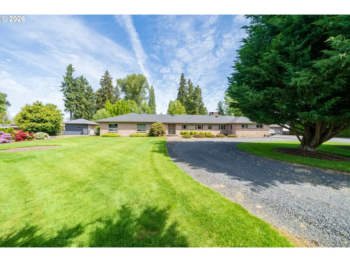 455 W High St, Stayton, OR 97383 - #1