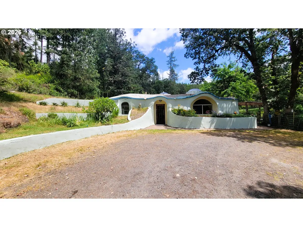 86131 Cherokee Dr, Eugene, OR 97402 - #1