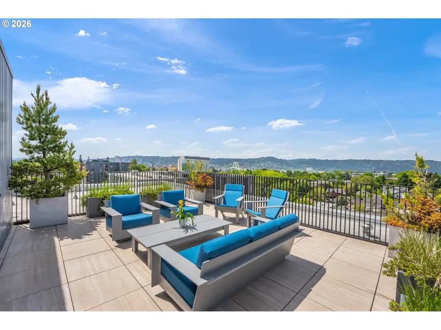 12 NE Fremont St #801, Portland, OR 97212 - #3