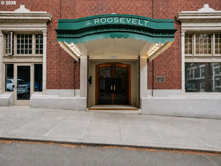 1005 SW Park Ave #703, Portland, OR 97205 - #2