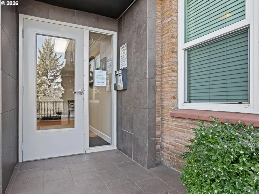 1205 SW Cardinell Dr #607, Portland, OR 97201 - #2