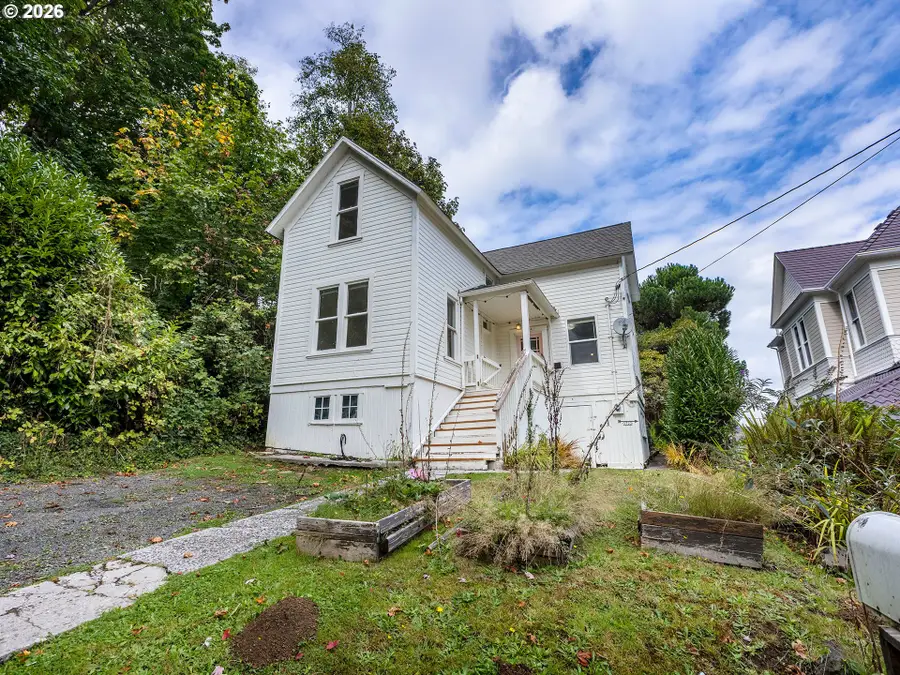 3724 Grand Ave, Astoria, OR 97103 - #3