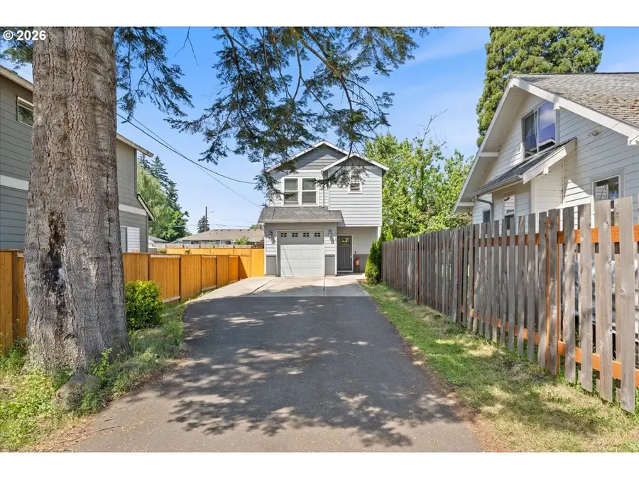 15667 SE Rainier Ave, Clackamas, OR 97015 - #2