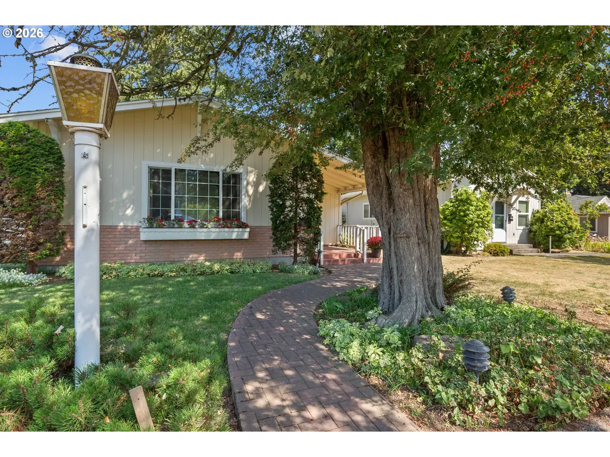10737 NE Shaver St, Portland, OR 97220 - #1