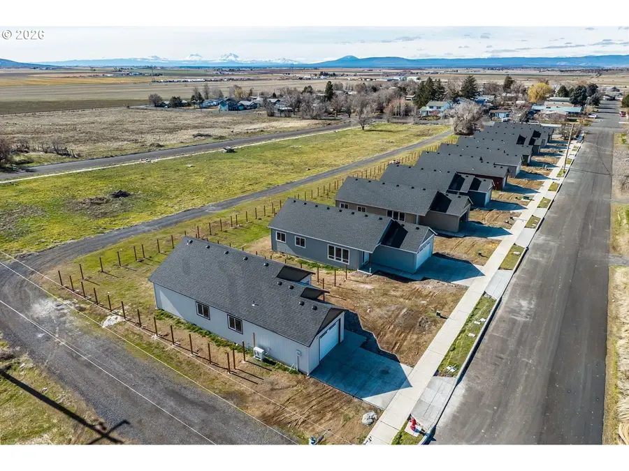 516 SW 6th St, Metolius, OR 97741 - #3