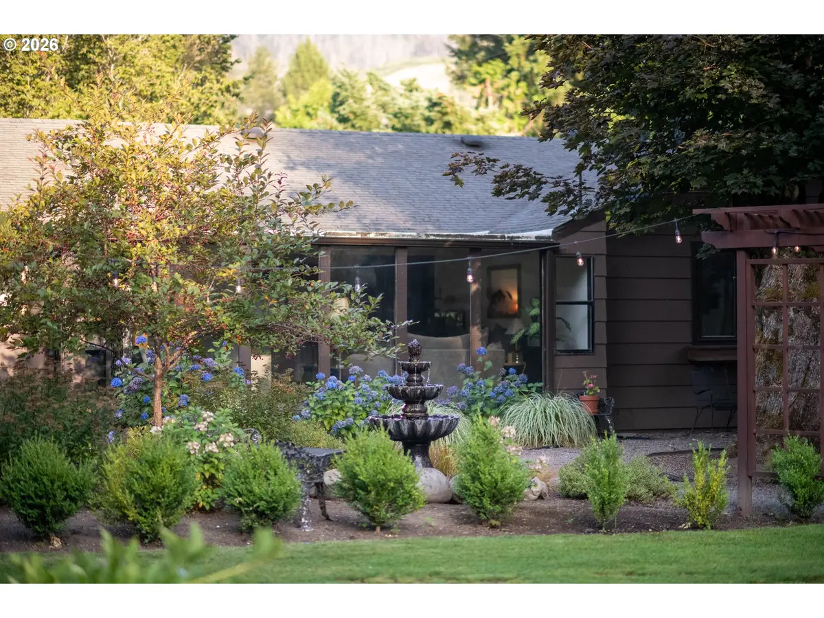 90514 Lure Ln, Leaburg, OR 97489 - #1