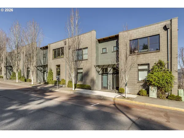 606 Cascade Ave #1, HoodRiver, OR 97031