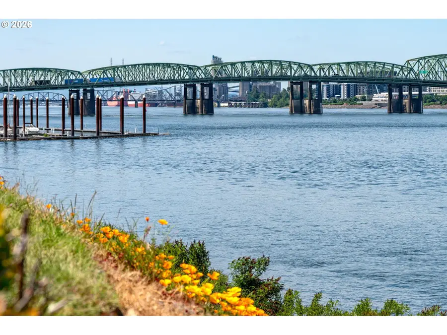 113 N Hayden Bay Dr, Portland, OR 97217 - #2