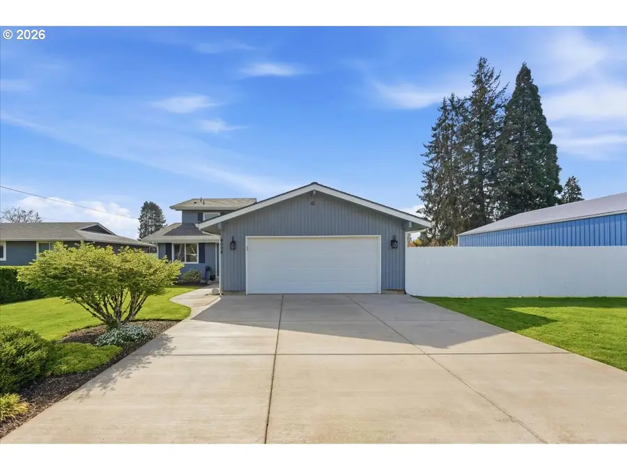 4094 5th St, Hubbard, OR 97032 - #2