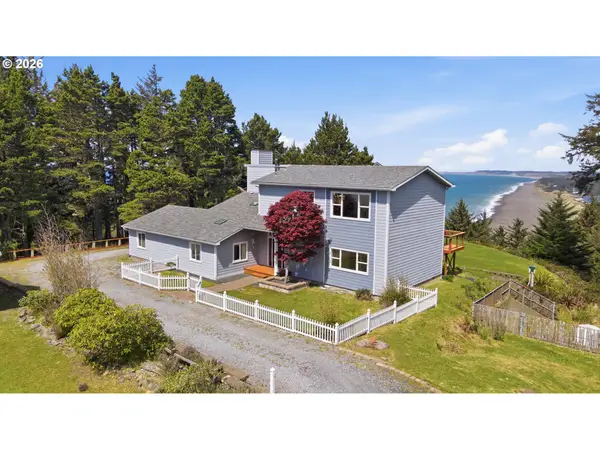 220 Flake St, PortOrford, OR 97465