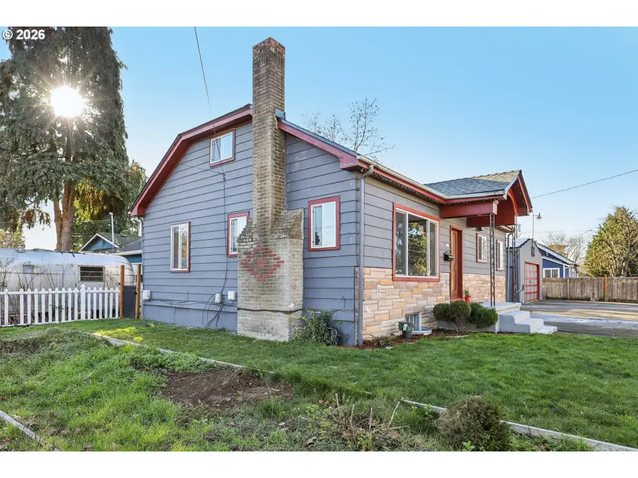 9328 SE Glenwood St, Portland, OR 97266 - Image #3