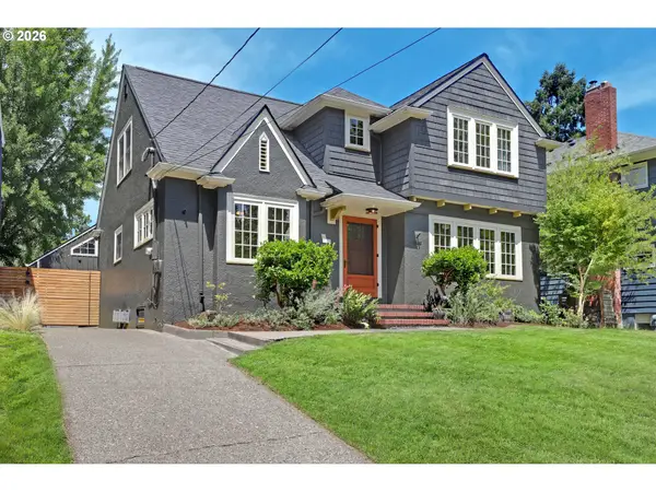 3335 NE Holladay St, Portland, OR 97232
