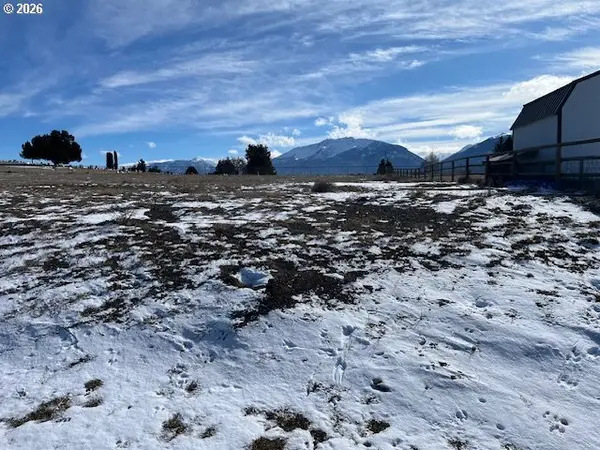 1009 Summit Dr, Enterprise, OR 97828