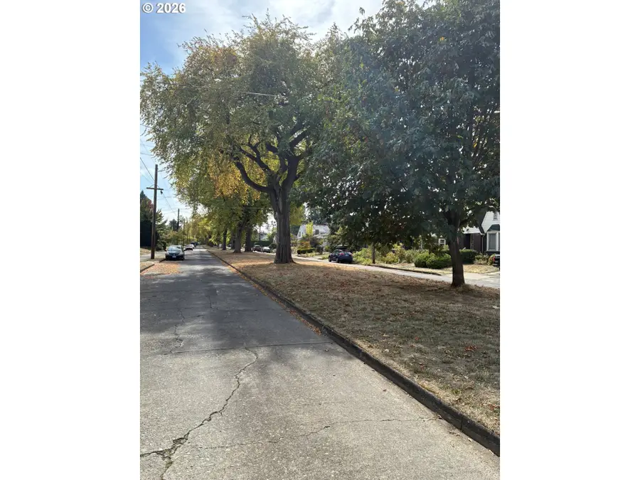 6416 N Omaha Ave, Portland, OR 97217 - #2