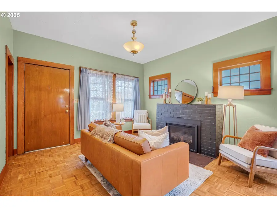 4633 NE 28th Ave, Portland, OR 97211 - Image #2