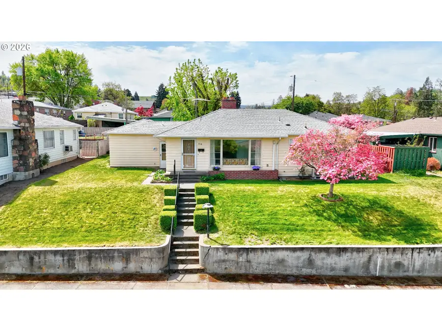 814 W 11th St, The Dalles, OR 97058 - #2