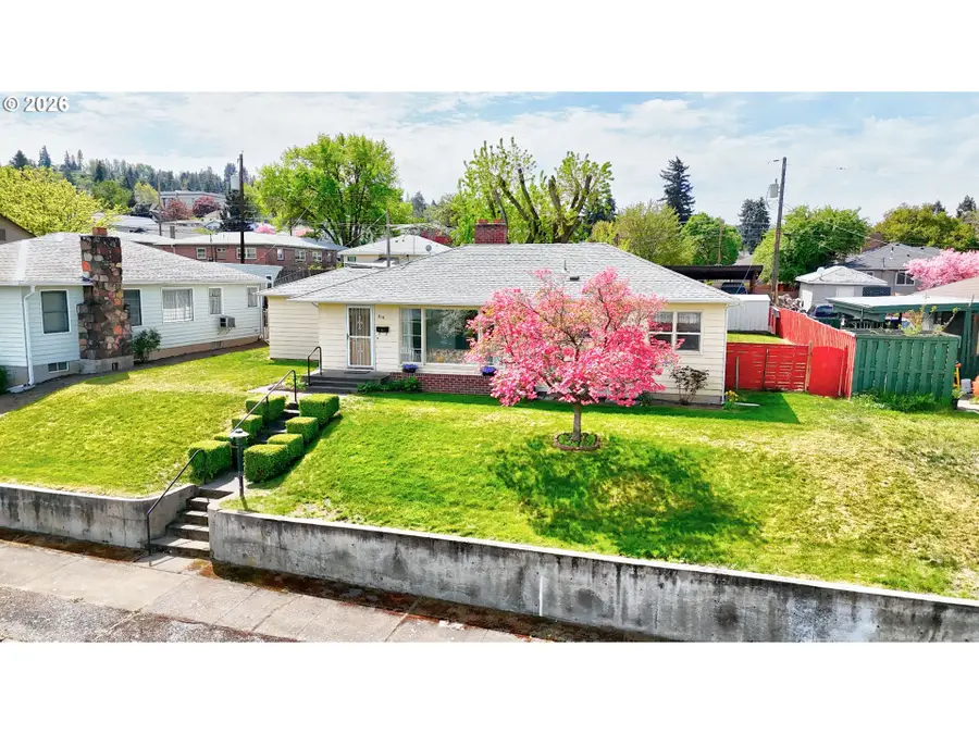 814 W 11th St, The Dalles, OR 97058 - #3