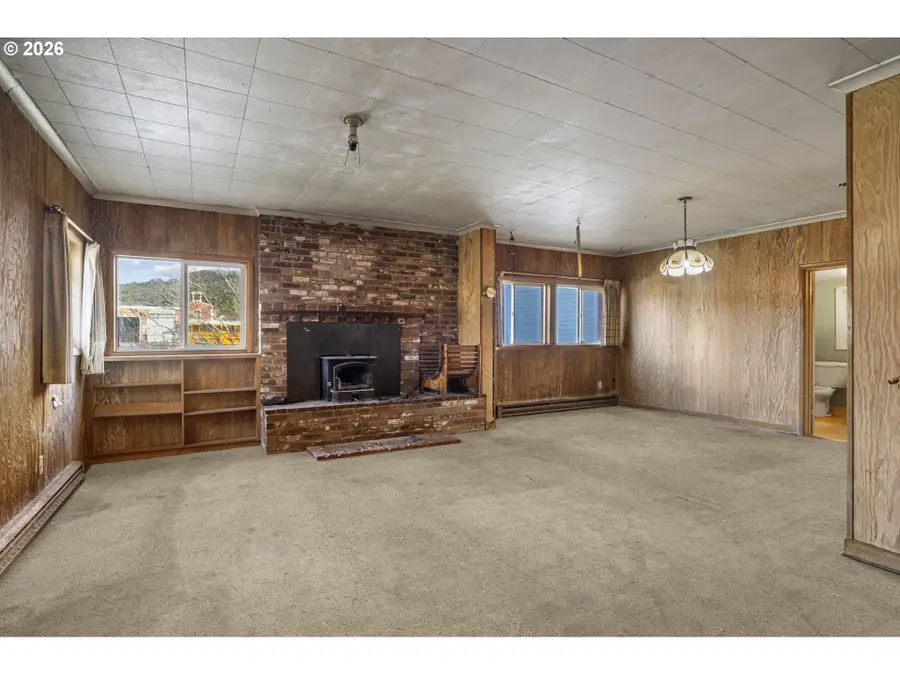 7995 Marigold St, Rockaway Beach, OR 97136 - #3