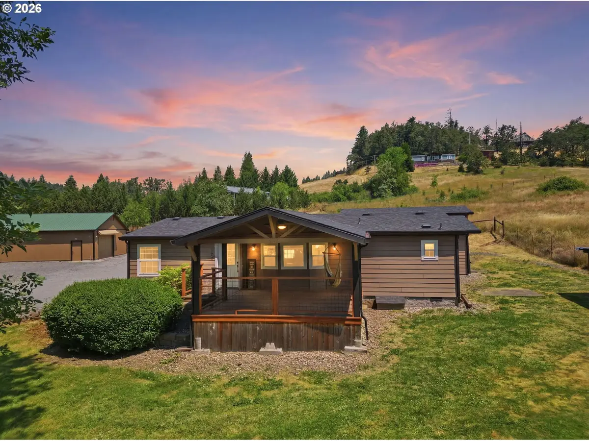 105 E 6th St, Lowell, OR 97452 - #1