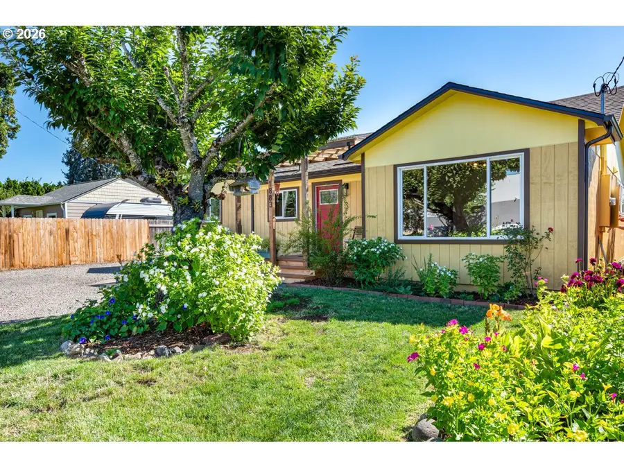 1883 7th St, Springfield, OR 97477 - #2