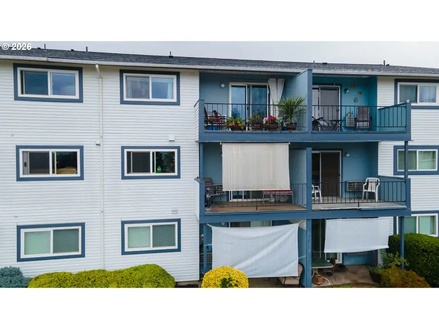 950 Evergreen Rd, Woodburn, OR 97071 - #3