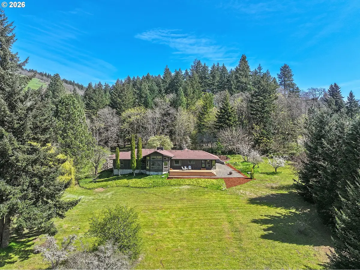 201 NW Country Place Rd, White Salmon, WA 98672 - #1