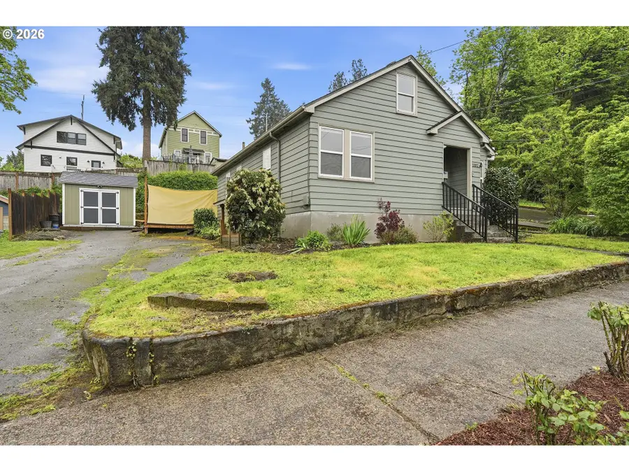1102 Center St, Oregon City, OR 97045 - #2