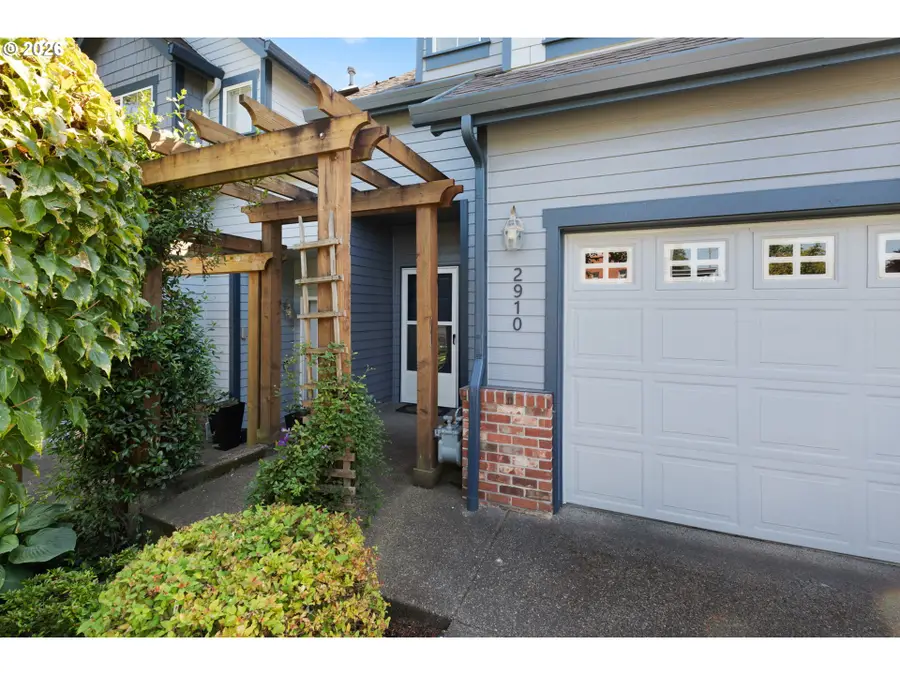 2910 SW Texas St, Portland, OR 97219 - #2