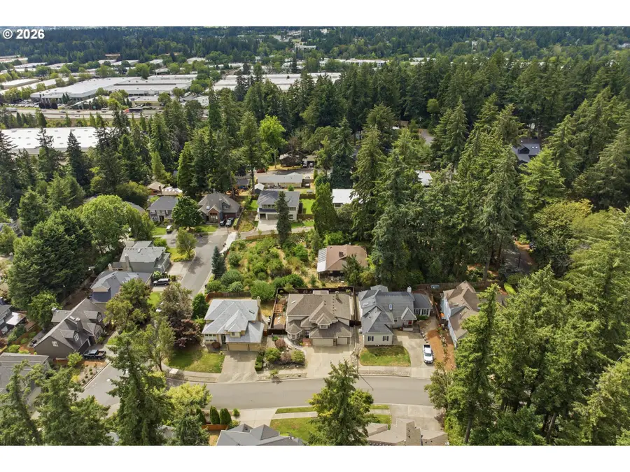 16867 Wight Ln, Lake Oswego, OR 97035 - #2
