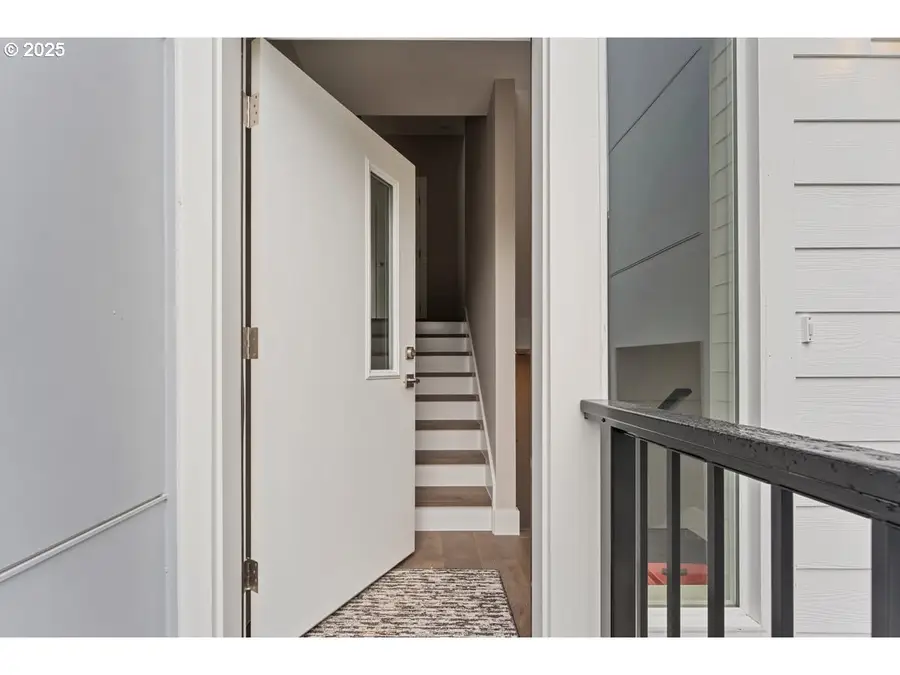 9822 SW 34th Pl, Portland, OR 97219 - Image #3