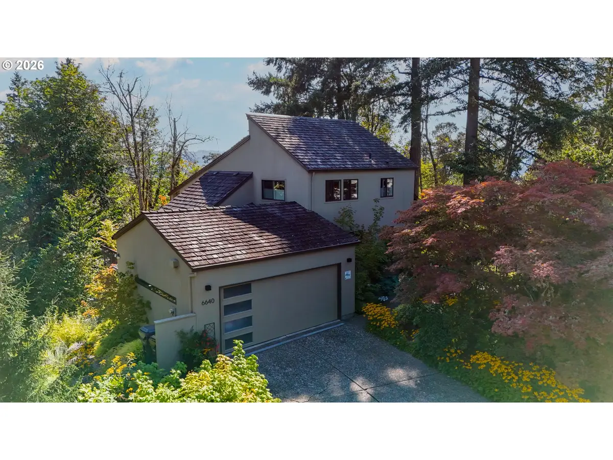 6640 Parkway Dr, Gladstone, OR 97027 - #1