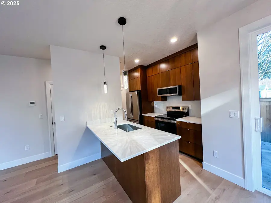 6902 SE Brooklyn St, Portland, OR 97206 - Image #3