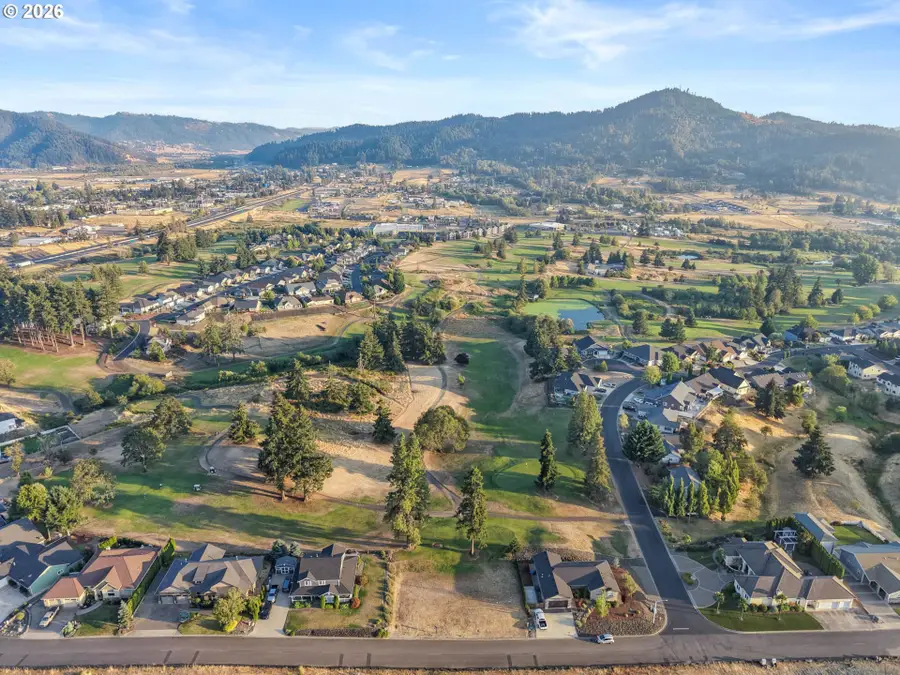 1772 Scardi Blvd, Sutherlin, OR 97479 - #2