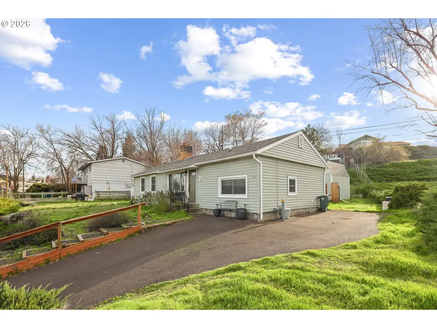 715 SW 27th St, Pendleton, OR 97801 - #3