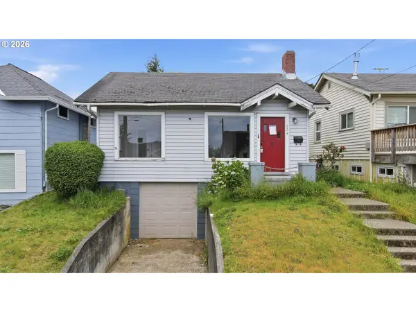 923 S 7th St, CoosBay, OR 97420