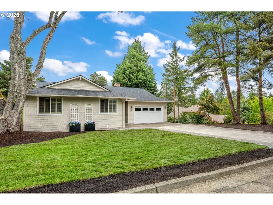 2157 Wembley Pl, Lake Oswego, OR 97034 - #2