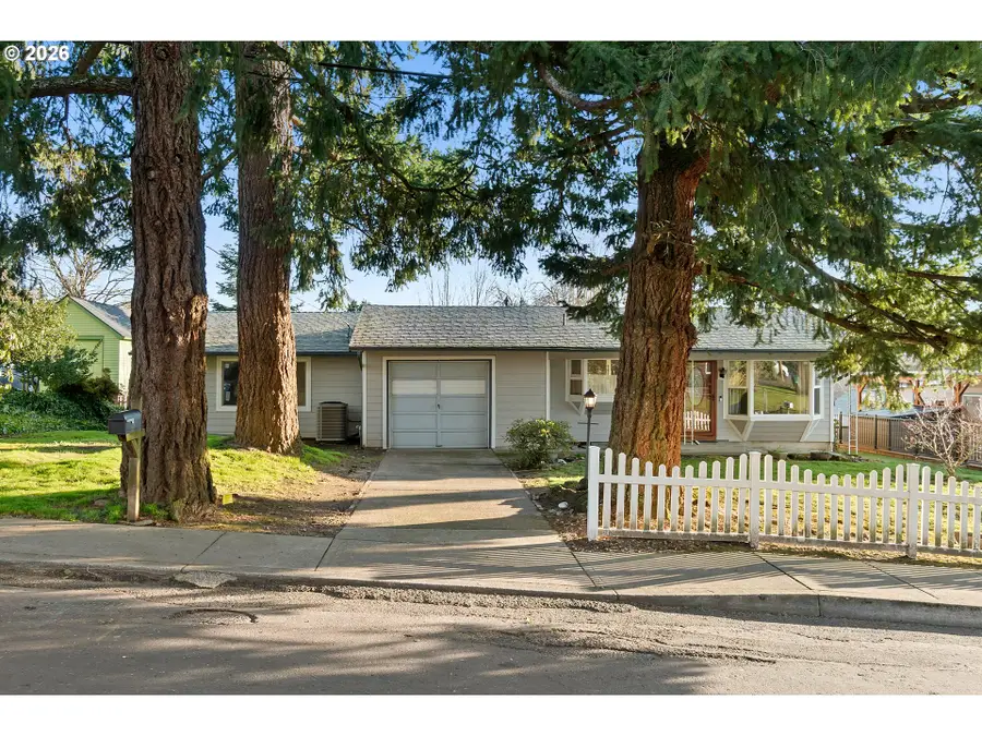 4026 SE Washington St, Milwaukie, OR 97222 - #3