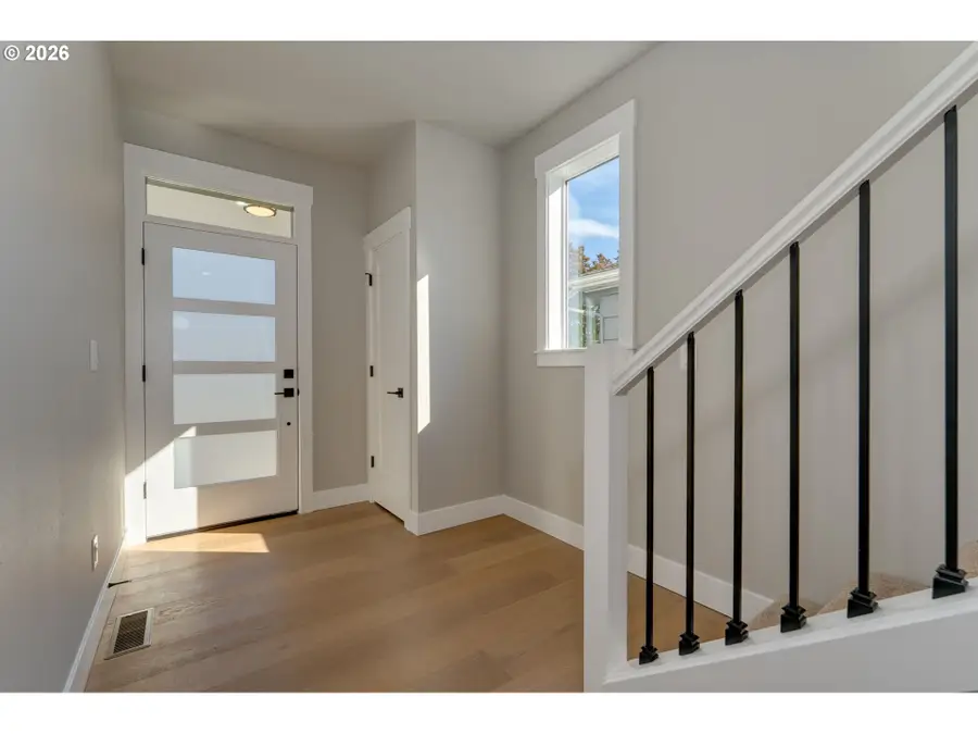 43 NE 87th Ave, Portland, OR 97220 - #3