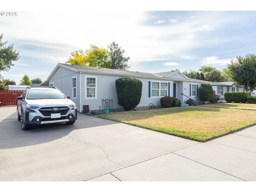1325 SW 16th Pl, Hermiston, OR 97838 - #2