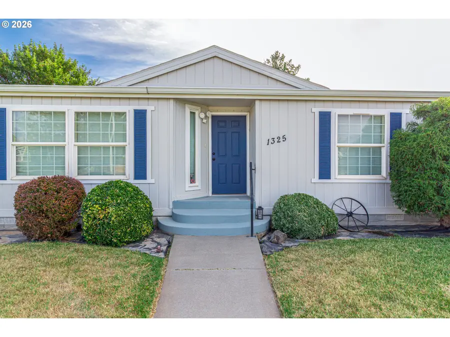 1325 SW 16th Pl, Hermiston, OR 97838 - #3