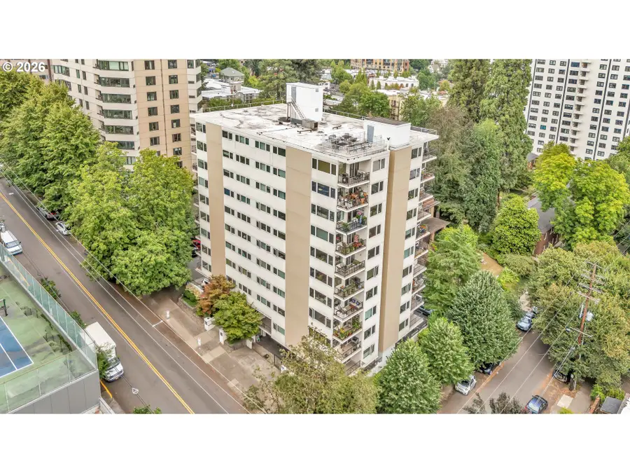2211 SW Park Pl #204, Portland, OR 97205 - #2