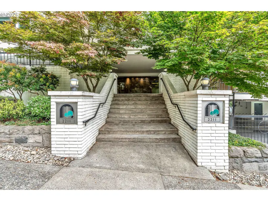 2211 SW Park Pl #204, Portland, OR 97205 - #3