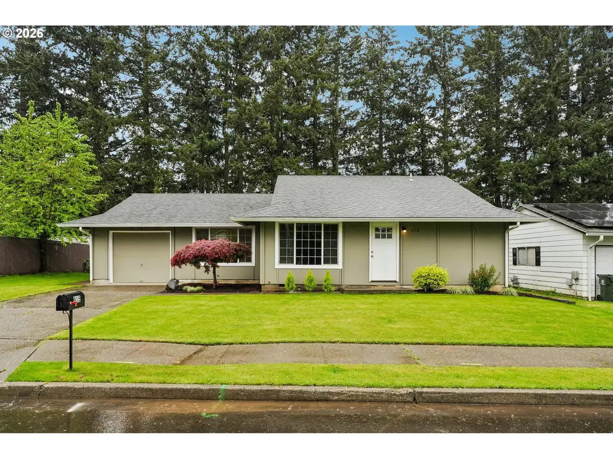 915 SE 205th Dr, Gresham, OR 97030 - #1