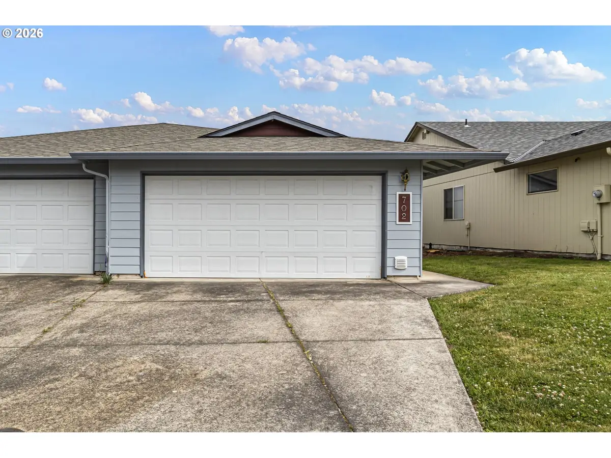 702 Benjamin Ave, Cottage Grove, OR 97424 - #1