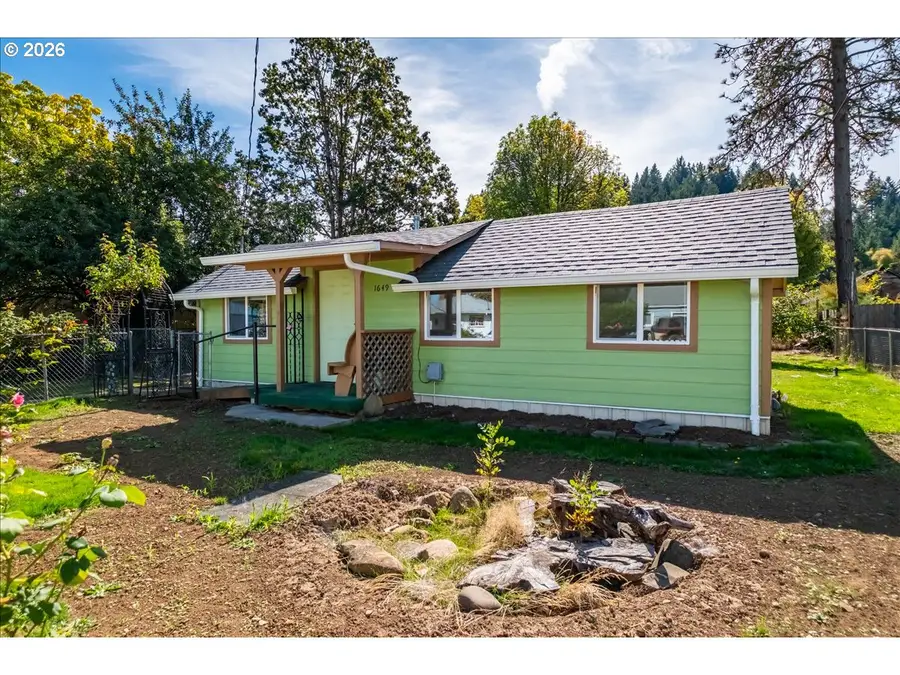 1649 Elm St, Sweet Home, OR 97386 - #3