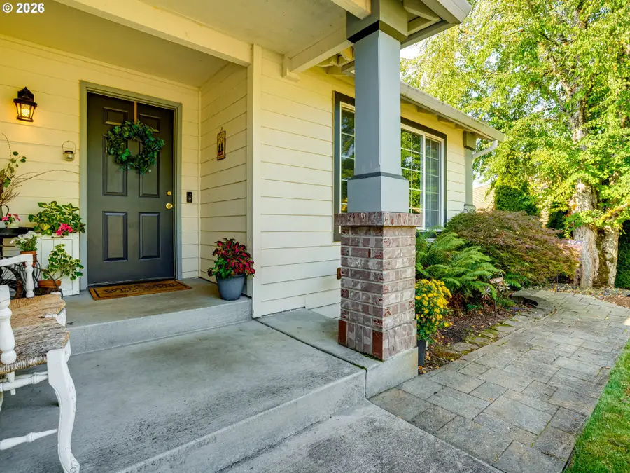 4214 M Dr, Washougal, WA 98671 - #2